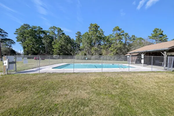 $200,000 | 392 Timber Bay Drive, Trinity, TX 75862