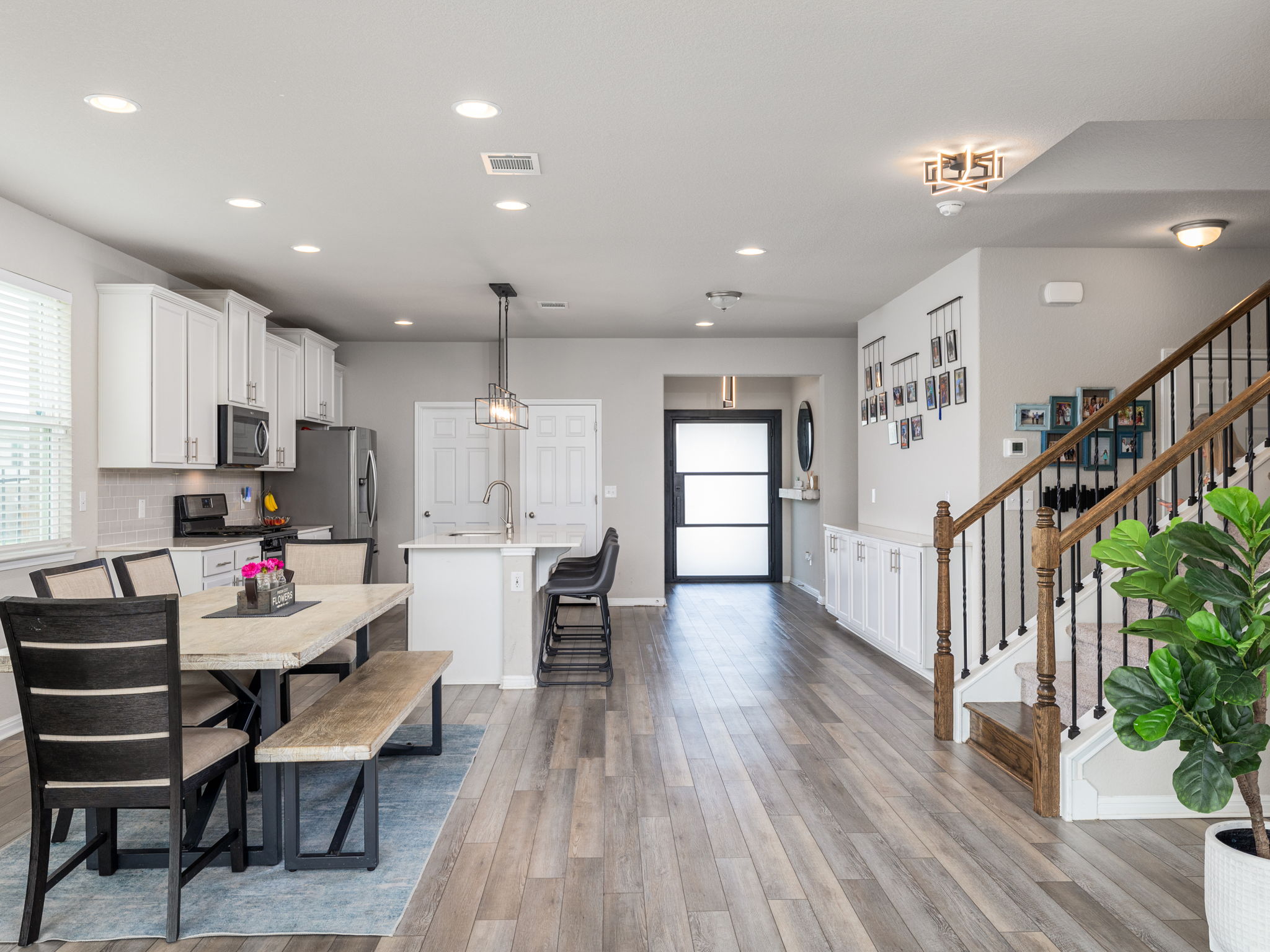 453 Arrowhead Vine Street Leander, TX 78641 - Photo 4 of 34