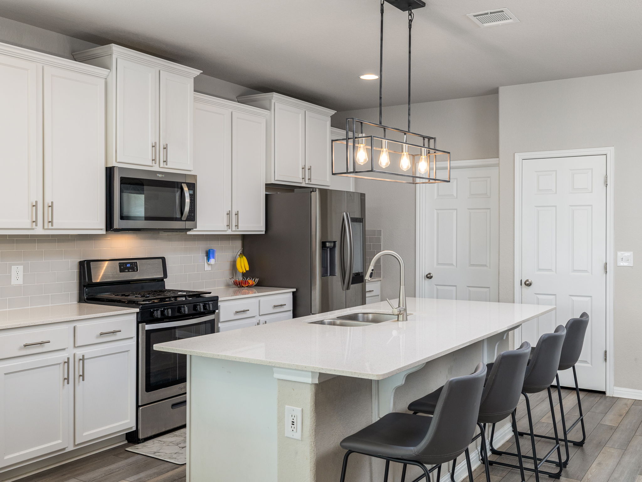 453 Arrowhead Vine Street Leander, TX 78641 - Photo 7 of 34