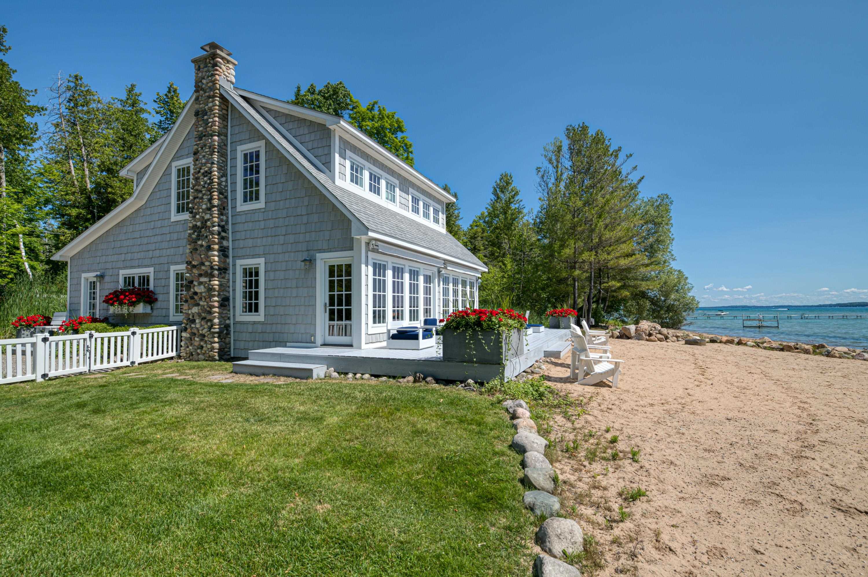 6298 East Shore Road Traverse City, MI 49686 - Photo 3 of 68 1911641-2.JPG