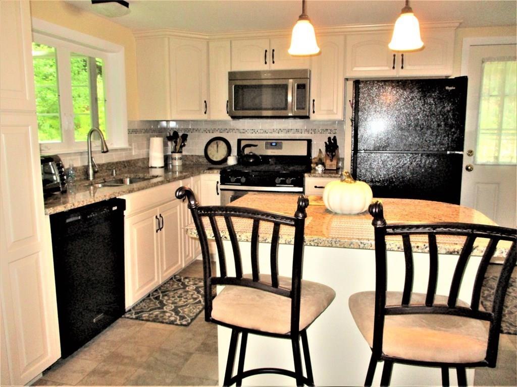 141 Senna Road Fitchburg, MA 01420 - Photo 3 of 24 Gallery Image 3
