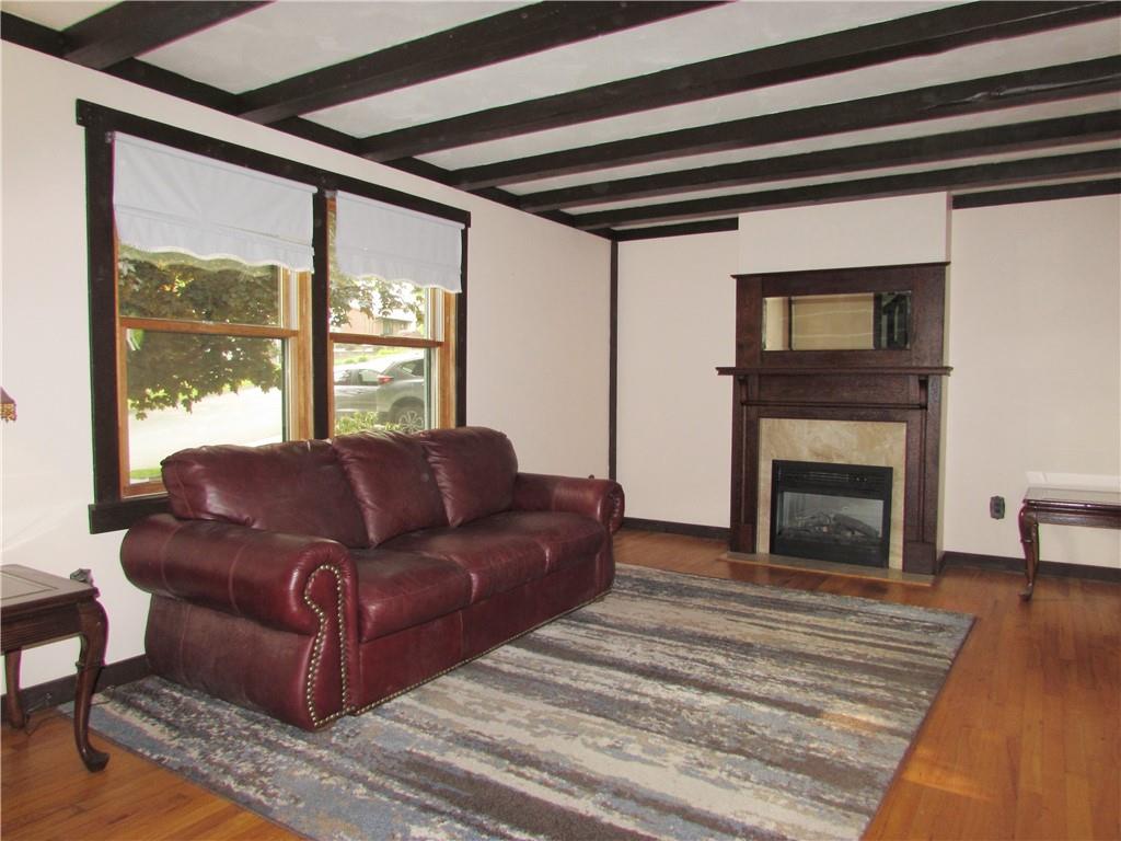 693 Blue Ridge Drive Pittsburgh, PA 15239 - Photo 4 of 36 Gallery Image 4