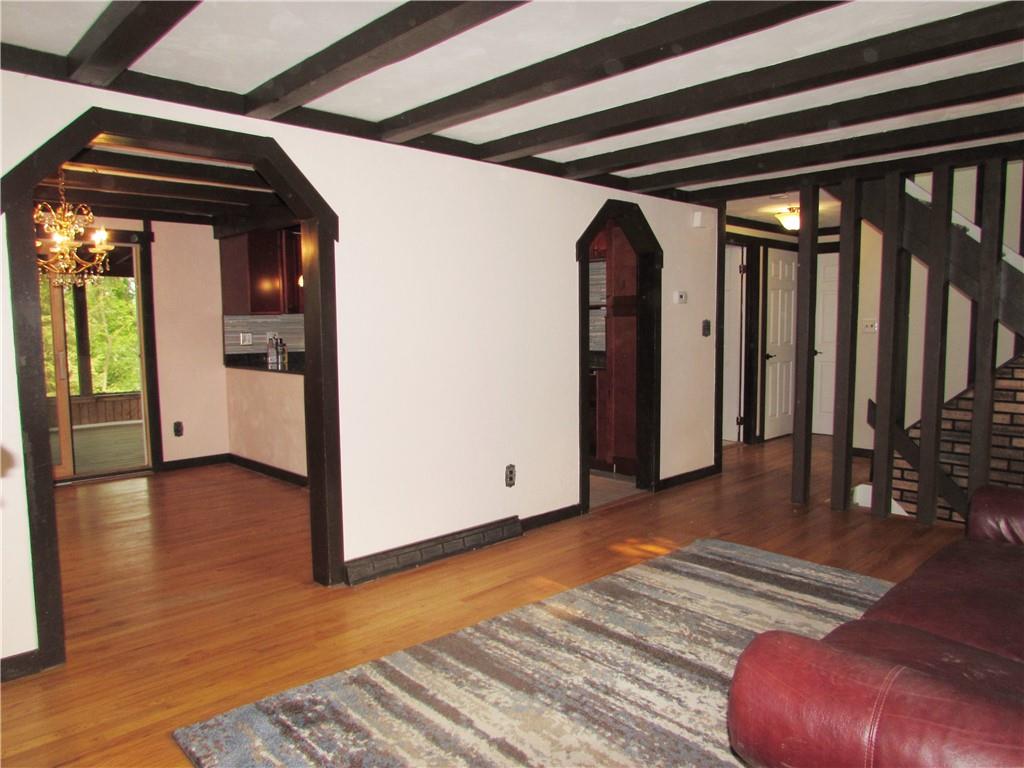 693 Blue Ridge Drive Pittsburgh, PA 15239 - Photo 5 of 36 Gallery Image 5
