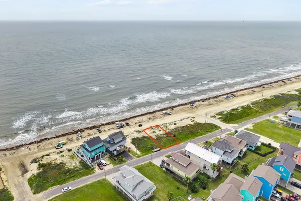 $250,000 | 2790 Tradewind Lane, Crystal Beach, TX 77650
