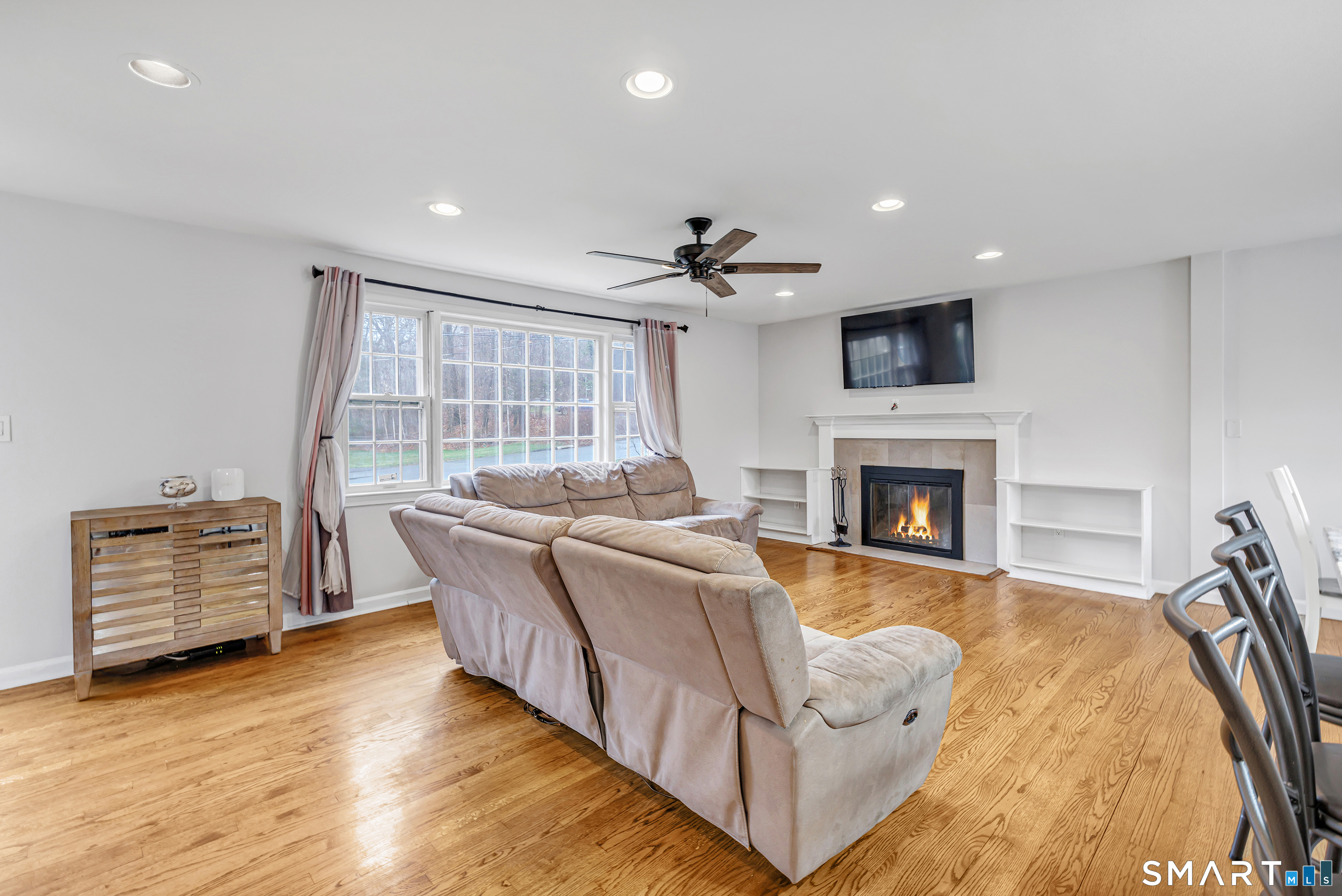 24 Valley Road Shelton, CT 06484 - Photo 8 of 38