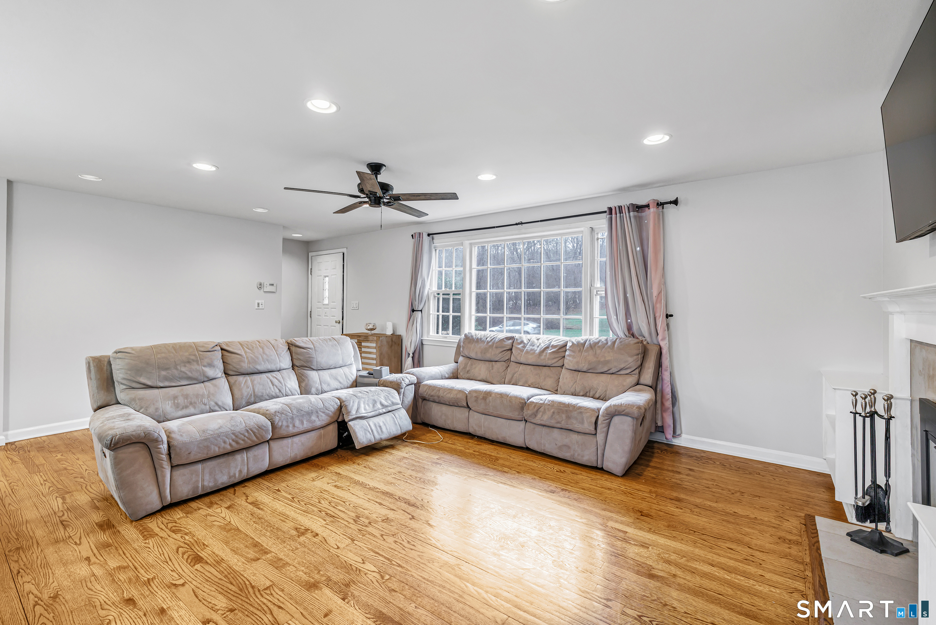 24 Valley Road Shelton, CT 06484 - Photo 9 of 38