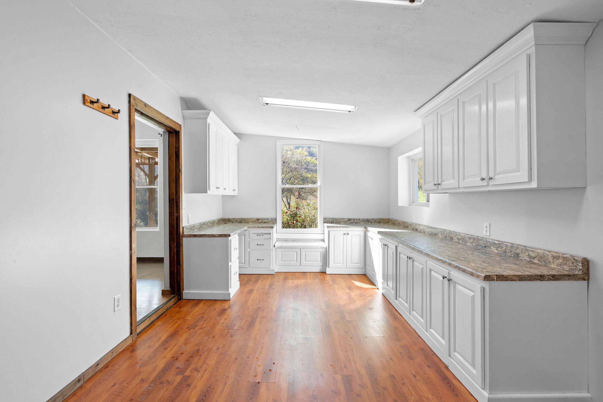 183 Puncheon Camp Lane Bell Buckle, TN 37020 - Photo 10 of 51