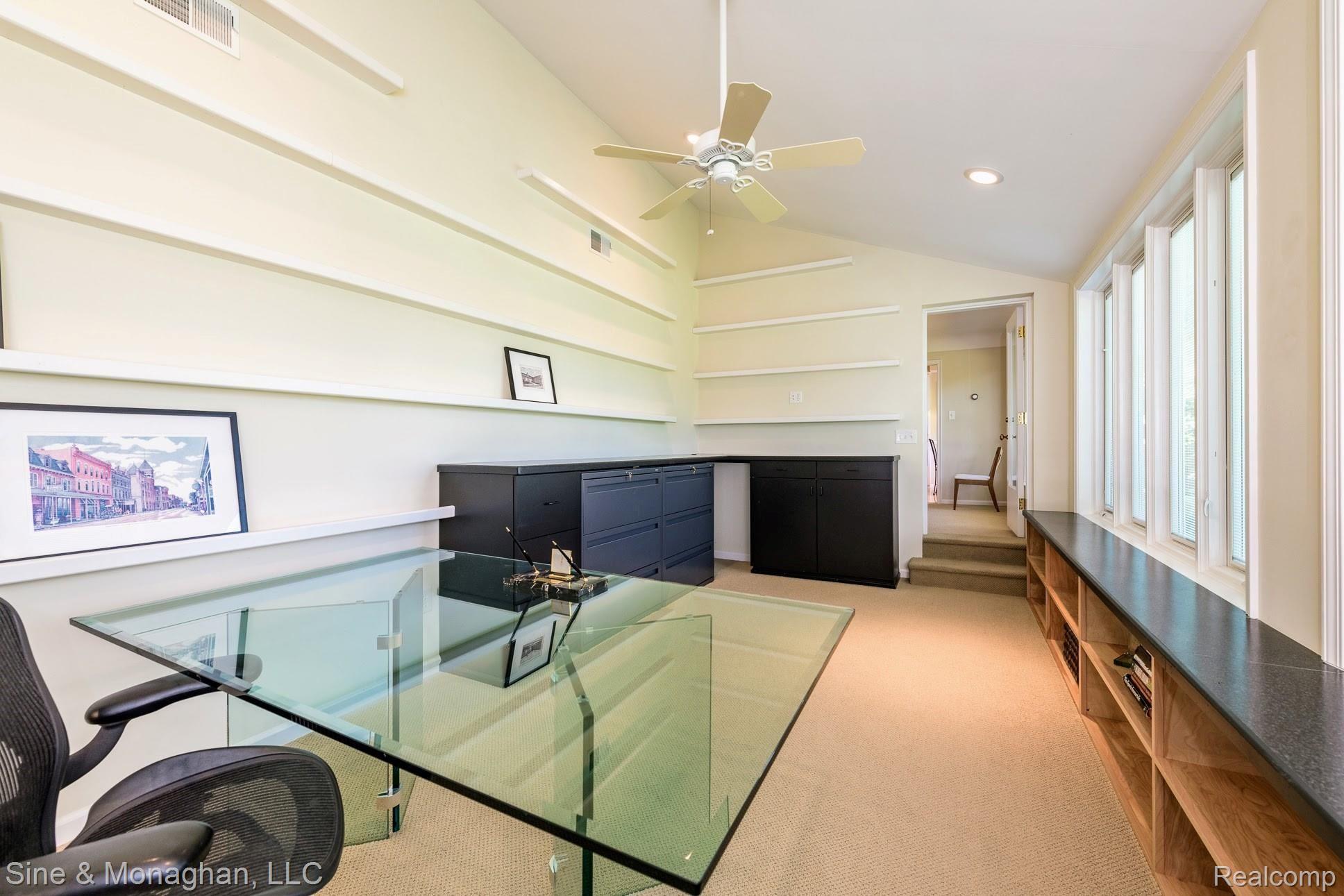 336 South Cranbrook Cross Road Bloomfield Hills, MI 48301 - Photo 14 of 40 Such a well done room