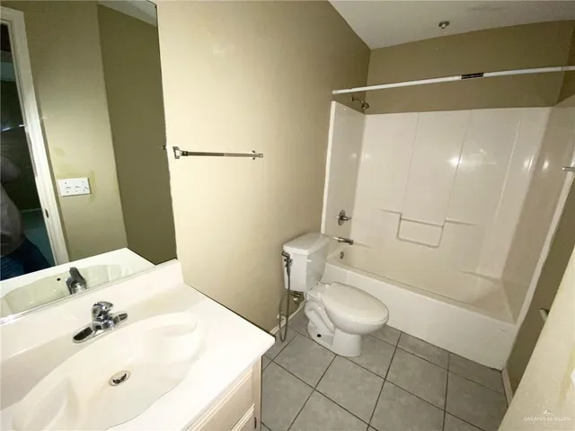 $750 | 4307 West La Guardia Lane, Unit 4, Edinburg, TX 78539