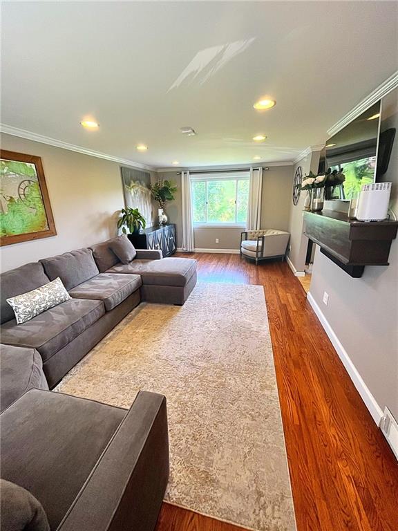305 Orchard Spring Road Pittsburgh, PA 15220 - Photo 11 of 25 Gallery Image 11