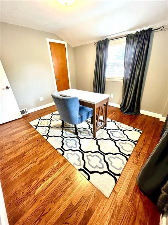 305 Orchard Spring Road Pittsburgh, PA 15220 - Photo 17 of 25 Gallery Image 17