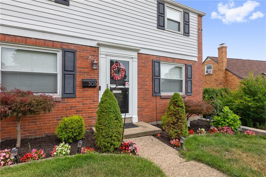 305 Orchard Spring Road Pittsburgh, PA 15220 - Photo 3 of 25 Gallery Image 3