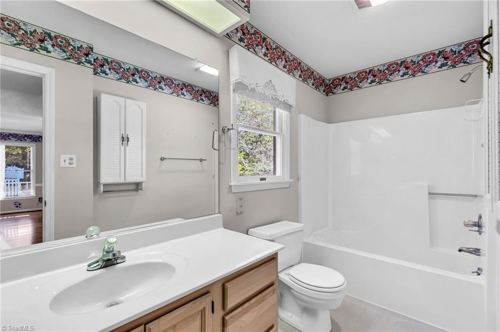 1120 Mapleview Court High Point, NC 27265 - Photo 29 of 50