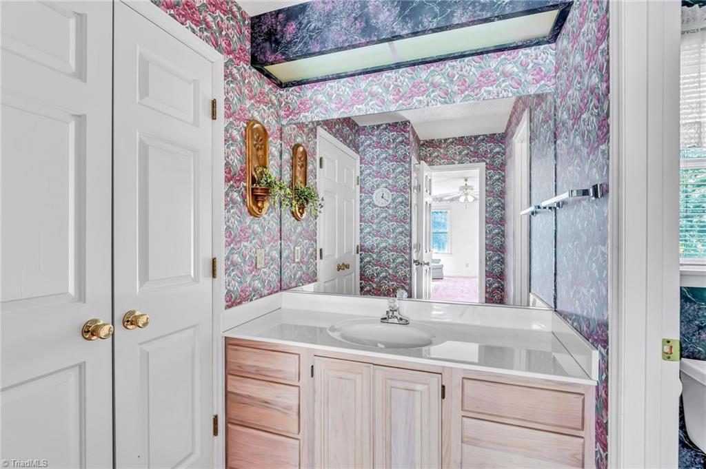 1120 Mapleview Court High Point, NC 27265 - Photo 32 of 50