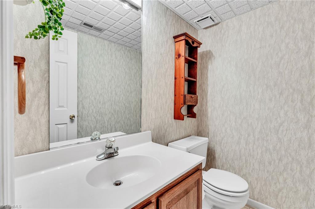 1120 Mapleview Court High Point, NC 27265 - Photo 41 of 50