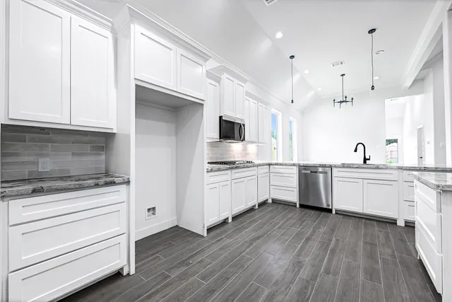 $419,000 | 201 Big Spg Drive, Anahuac, TX 77514