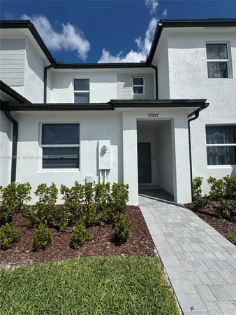 $2,700 | 27687 Southwest 155th Court, Unit 27687, Homestead, FL 33033