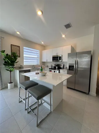 $2,700 | 27687 Southwest 155th Court, Unit 27687, Homestead, FL 33033