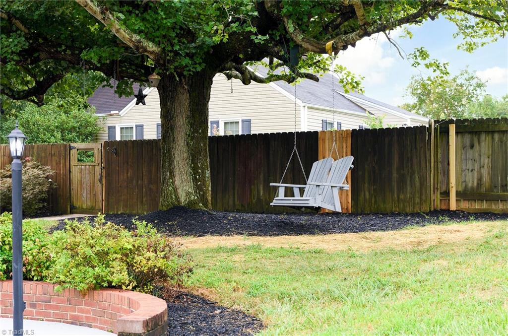 211 Rowe Road Lexington, NC 27295 - Photo 11 of 32