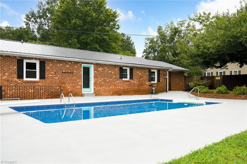 211 Rowe Road Lexington, NC 27295 - Photo 6 of 32