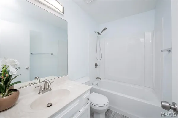 $339,000 | 337 Misty Valley Drive, St. Peters, MO 63376