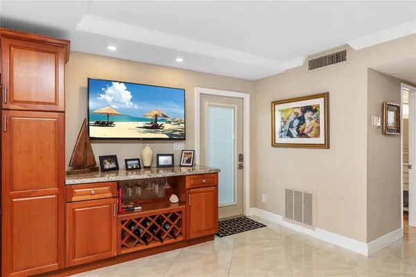 $1,750 | 2731 Northeast 14th Street Causeway, Unit 538, Pompano Beach, FL 33062