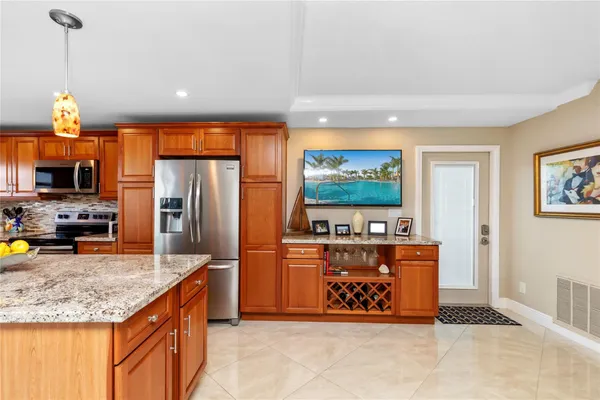 $1,750 | 2731 Northeast 14th Street Causeway, Unit 538, Pompano Beach, FL 33062