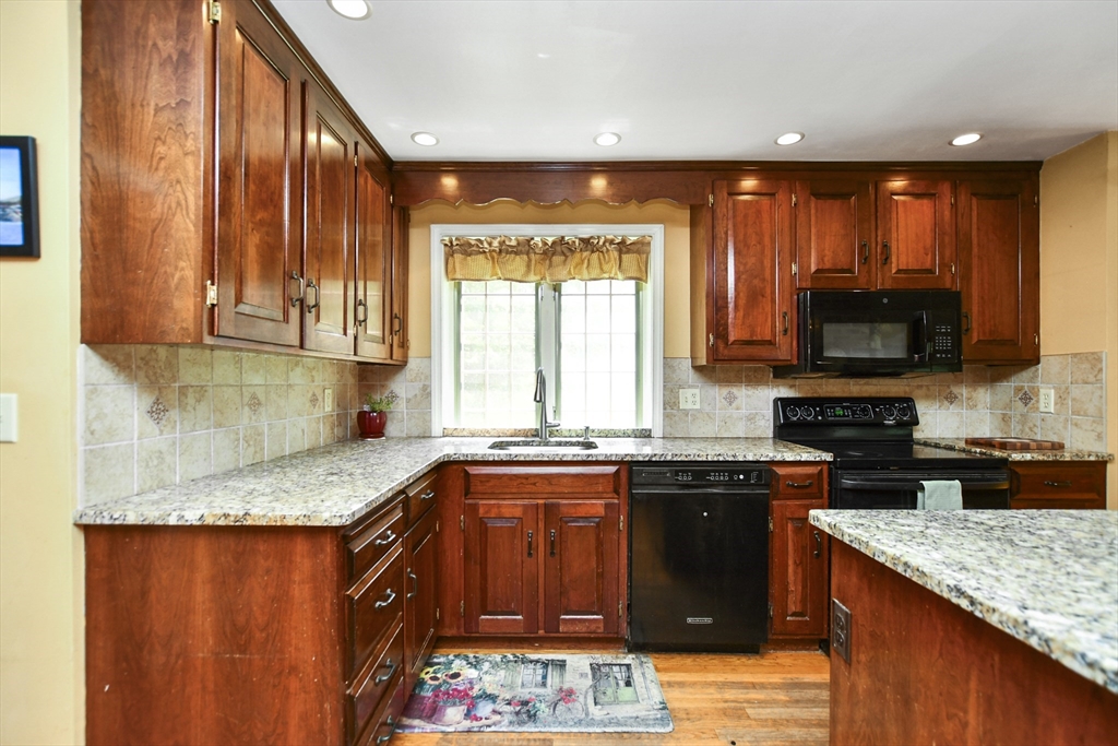 11 Batchelder Road Boxford, MA 01921 - Photo 12 of 42