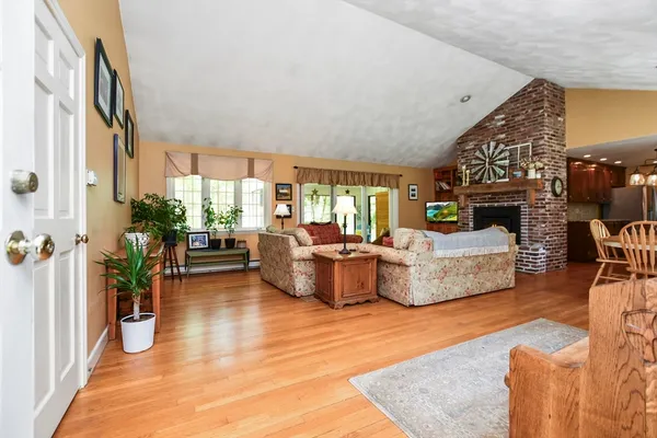 $1,050,000 | 11 Batchelder Road, Boxford, MA 01921