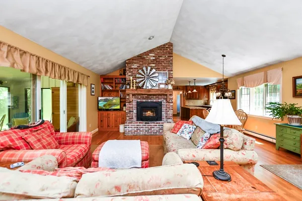 $1,050,000 | 11 Batchelder Road, Boxford, MA 01921