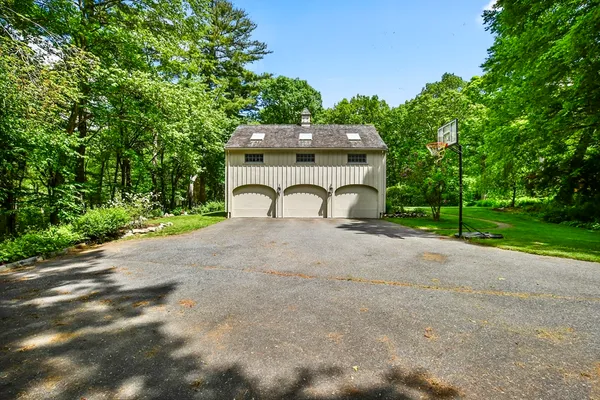 $1,050,000 | 11 Batchelder Road, Boxford, MA 01921