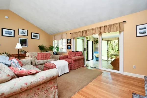 $1,050,000 | 11 Batchelder Road, Boxford, MA 01921