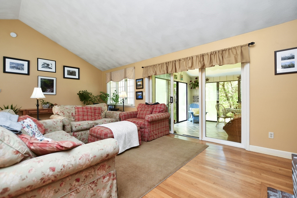 11 Batchelder Road Boxford, MA 01921 - Photo 4 of 42