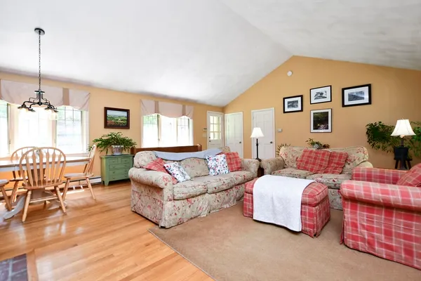$1,050,000 | 11 Batchelder Road, Boxford, MA 01921