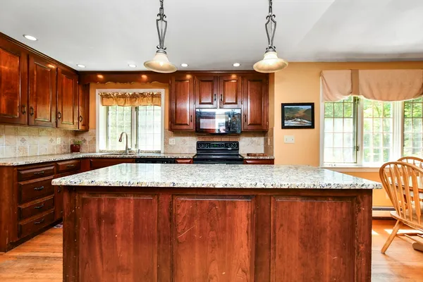 $1,050,000 | 11 Batchelder Road, Boxford, MA 01921