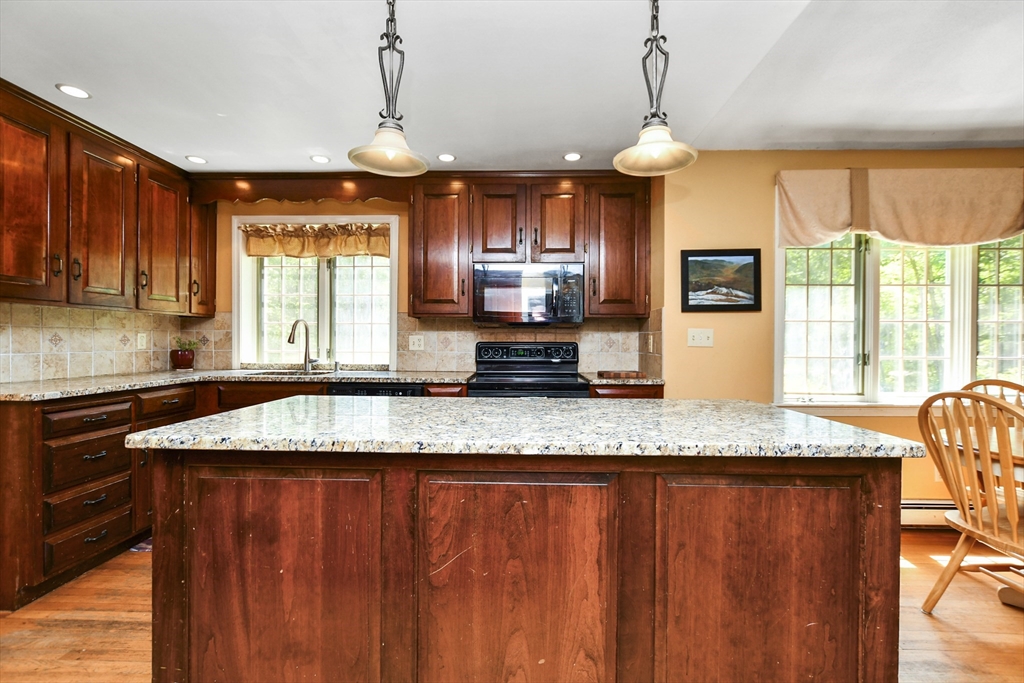 11 Batchelder Road Boxford, MA 01921 - Photo 9 of 42