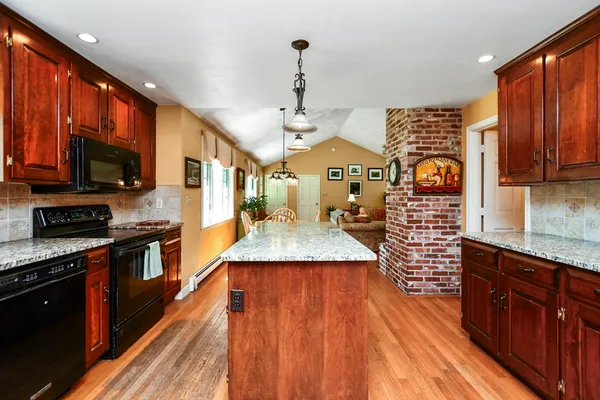$1,050,000 | 11 Batchelder Road, Boxford, MA 01921