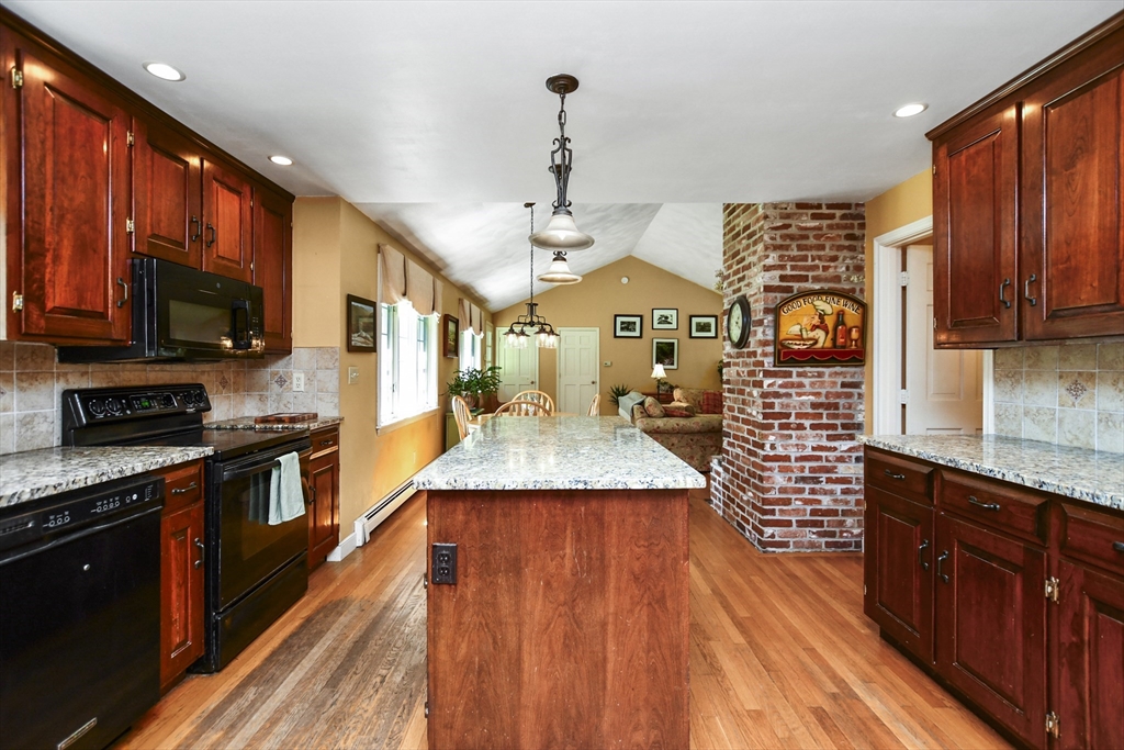 11 Batchelder Road Boxford, MA 01921 - Photo 10 of 42