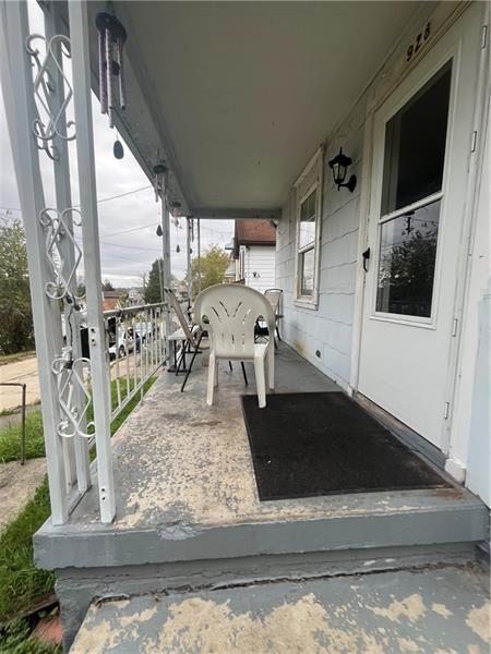 928 Locust Avenue Monessen, PA 15062 - Photo 2 of 7 a view of a living room