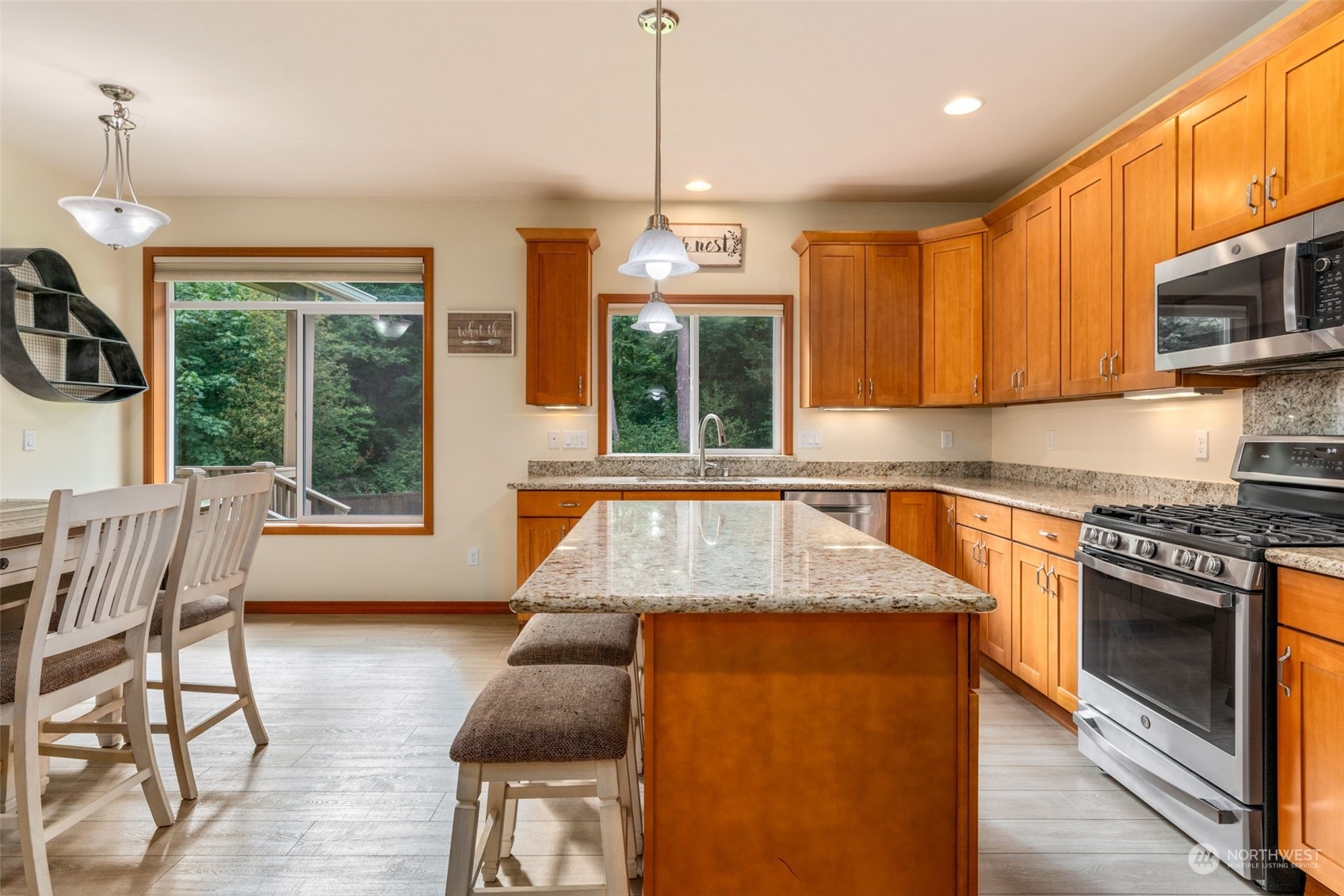9039 Fox Ridge Lane Southeast Olympia, WA 98513 - Photo 6 of 37 Gallery Image 6