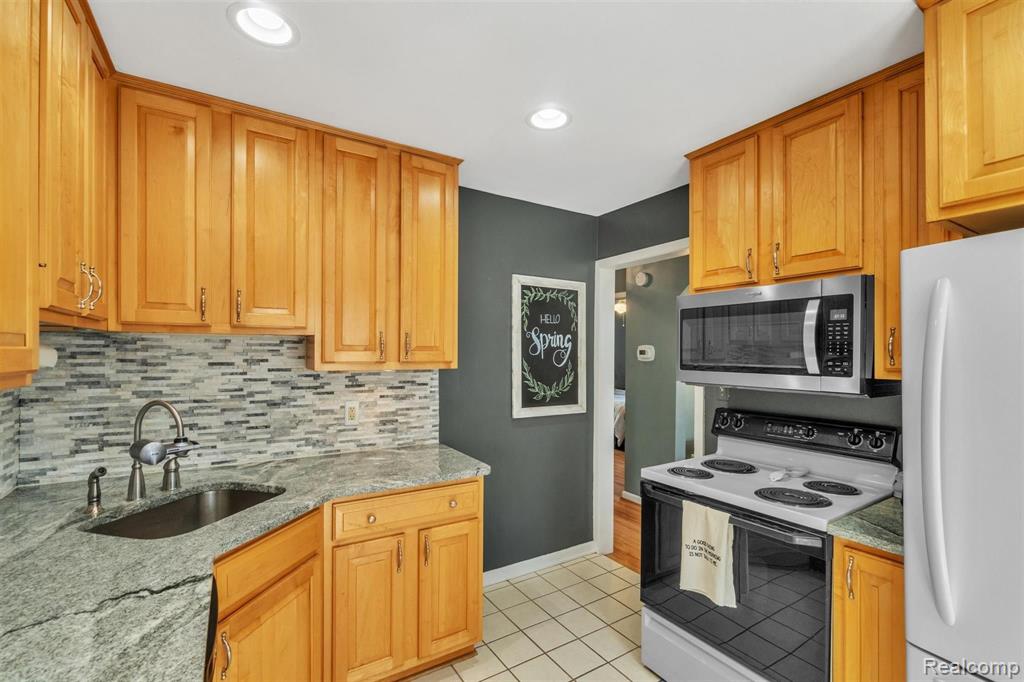 3115 Harvard Road Royal Oak, MI 48073 - Photo 9 of 34