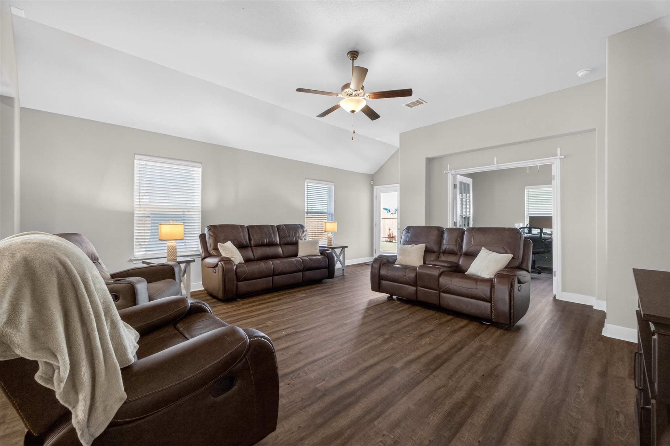 1009 Bright Star Cove Georgetown, TX 78628 - Photo 7 of 40 a living room with furniture