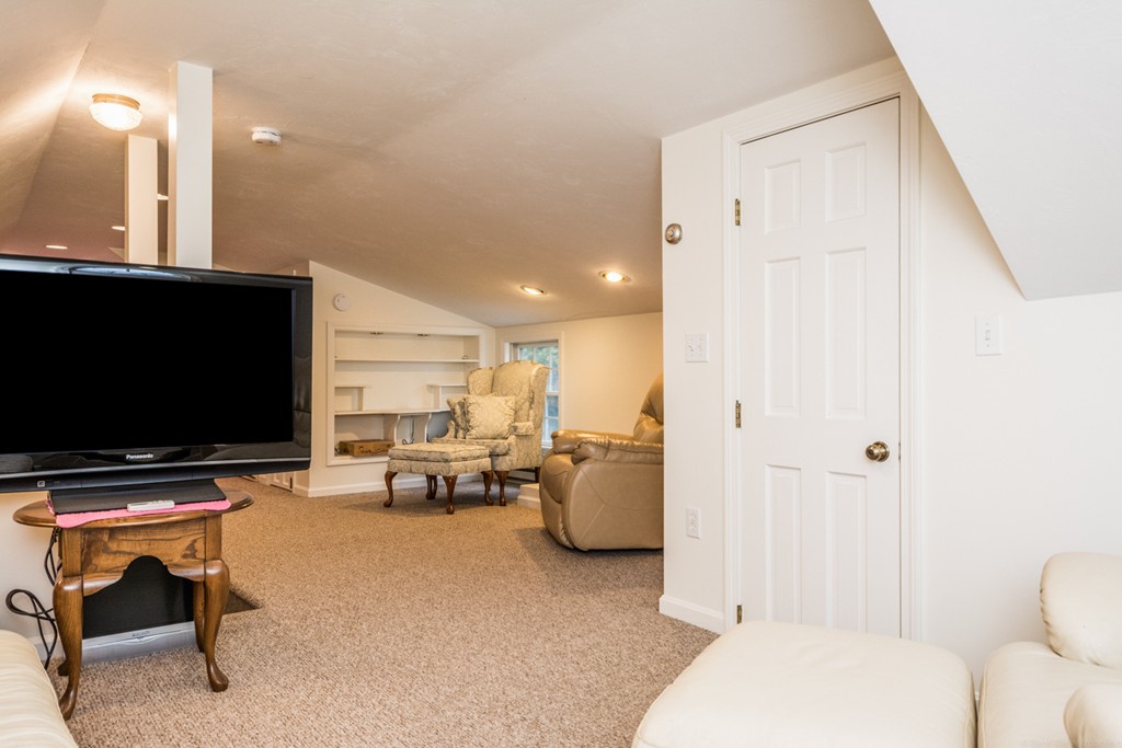 11 Ardmore Road Worcester, MA 01609 - Photo 25 of 30 Gallery Image 25