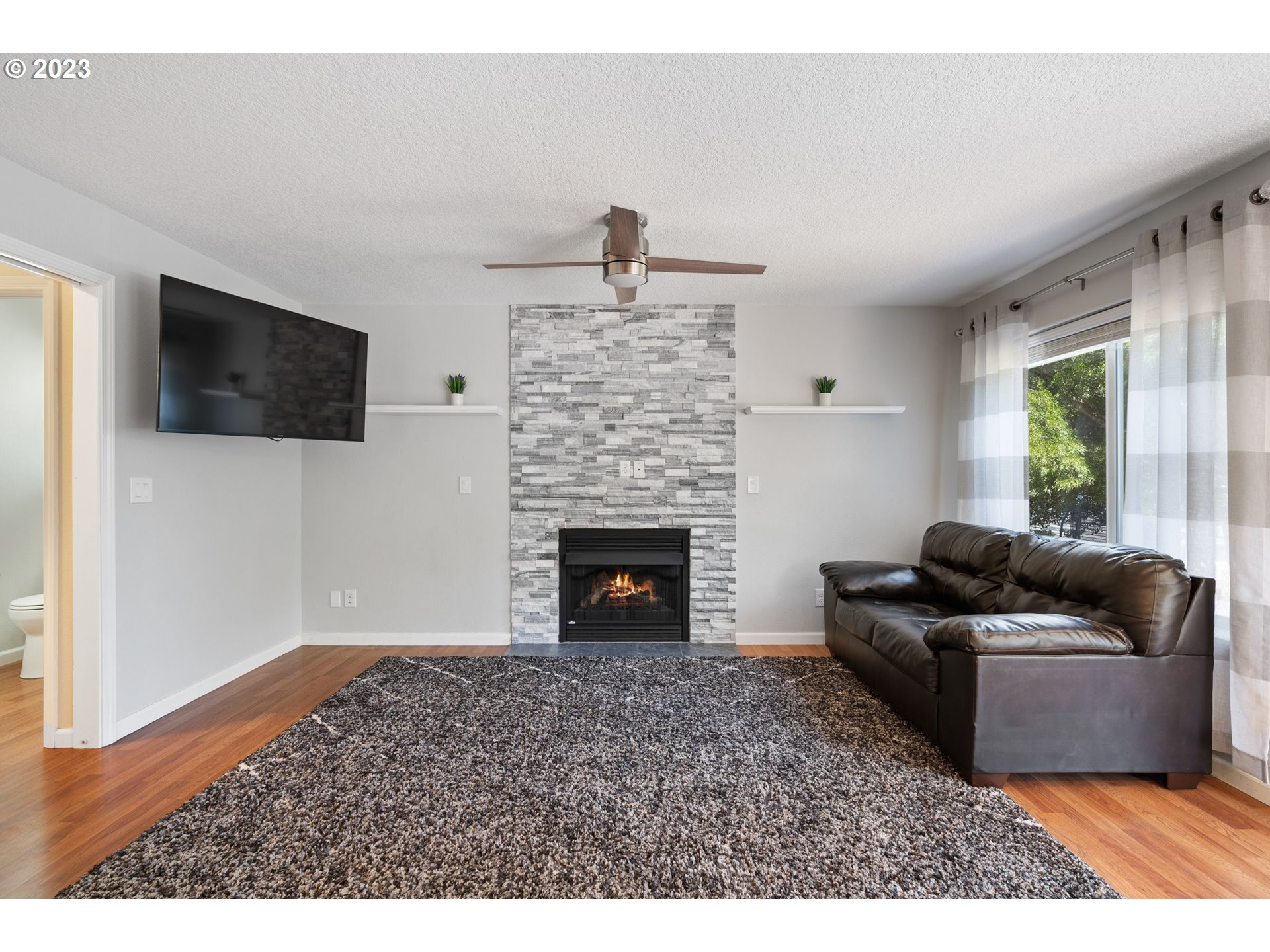 1648 Northeast Barnes Lane Gresham, OR 97030 - Photo 11 of 41