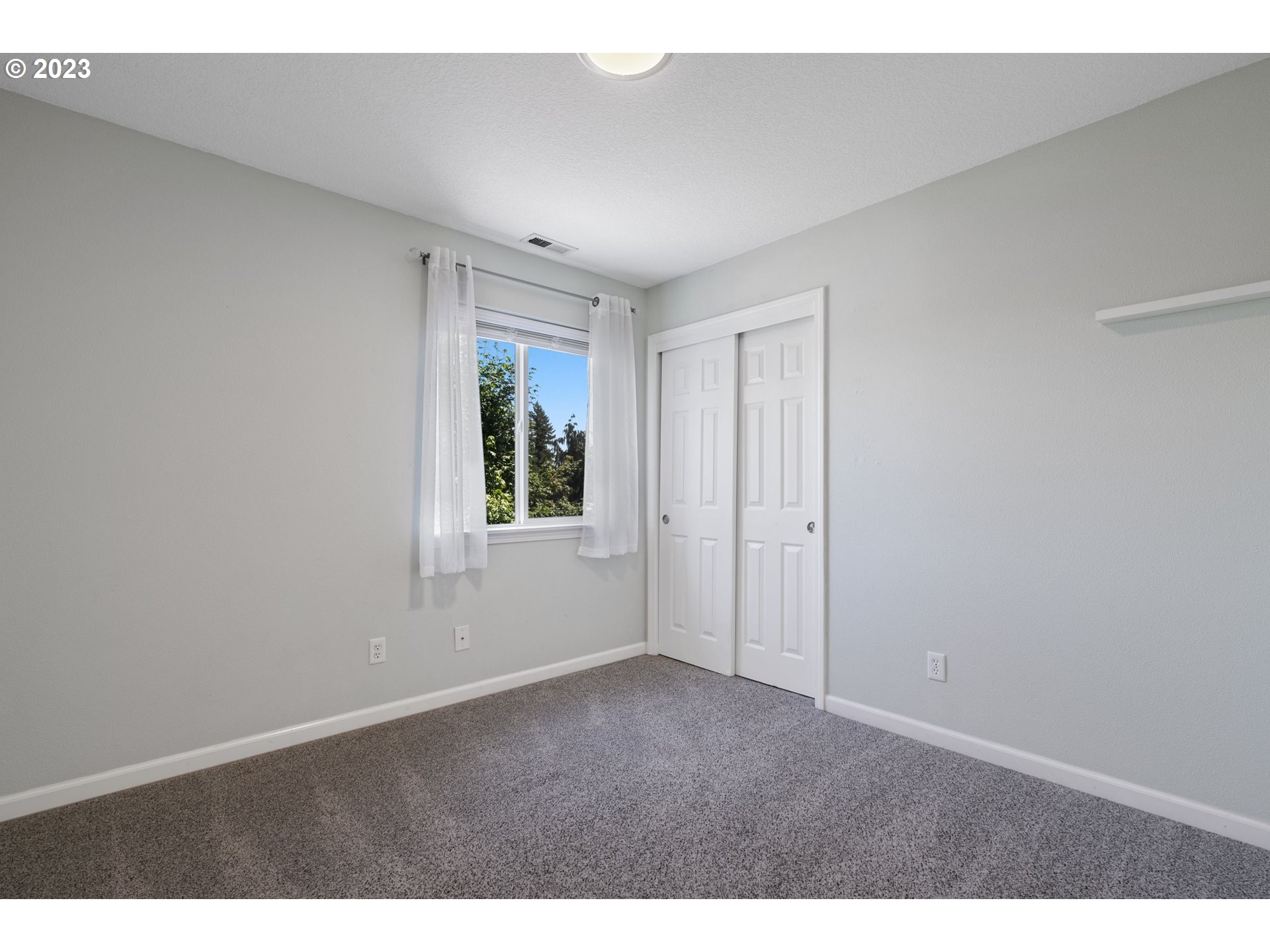 1648 Northeast Barnes Lane Gresham, OR 97030 - Photo 26 of 41 Bedroom