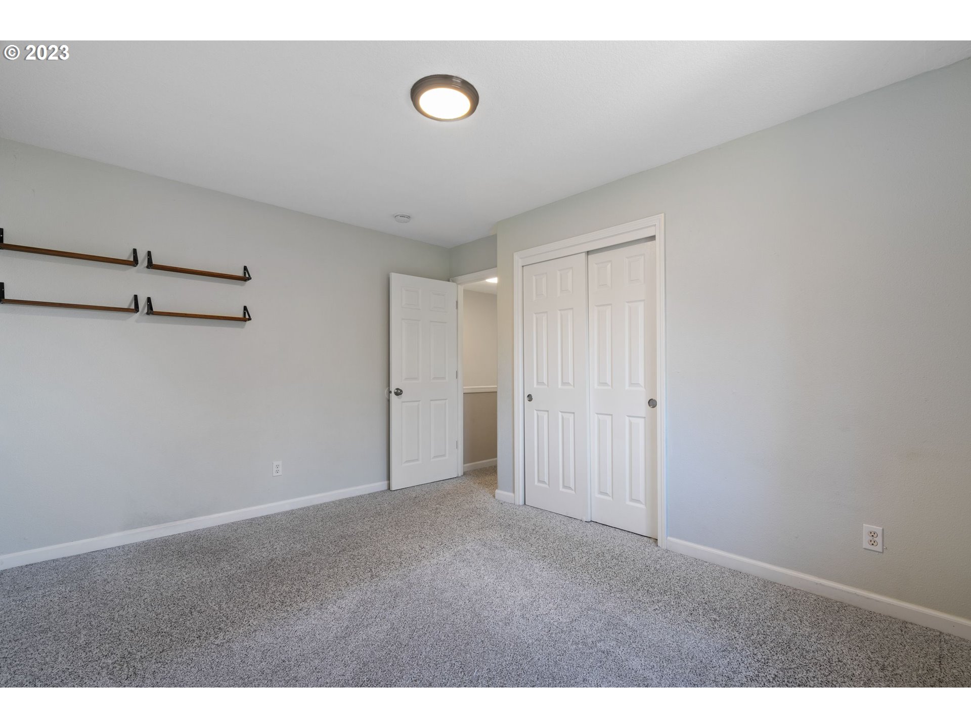 1648 Northeast Barnes Lane Gresham, OR 97030 - Photo 29 of 41 Bedroom