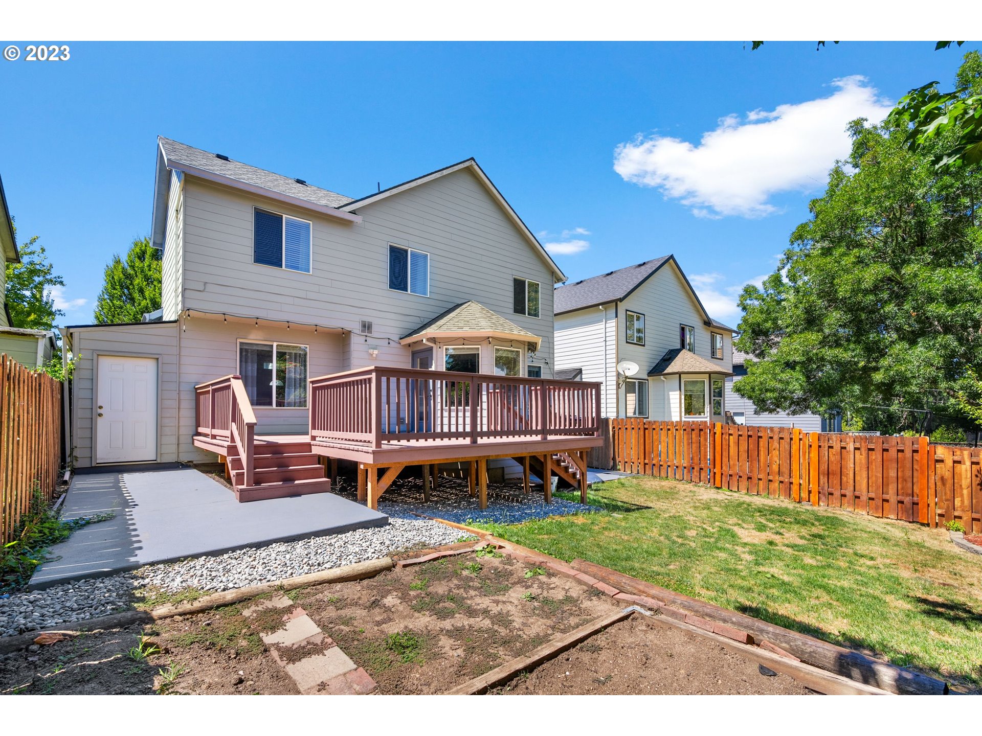 1648 Northeast Barnes Lane Gresham, OR 97030 - Photo 34 of 41