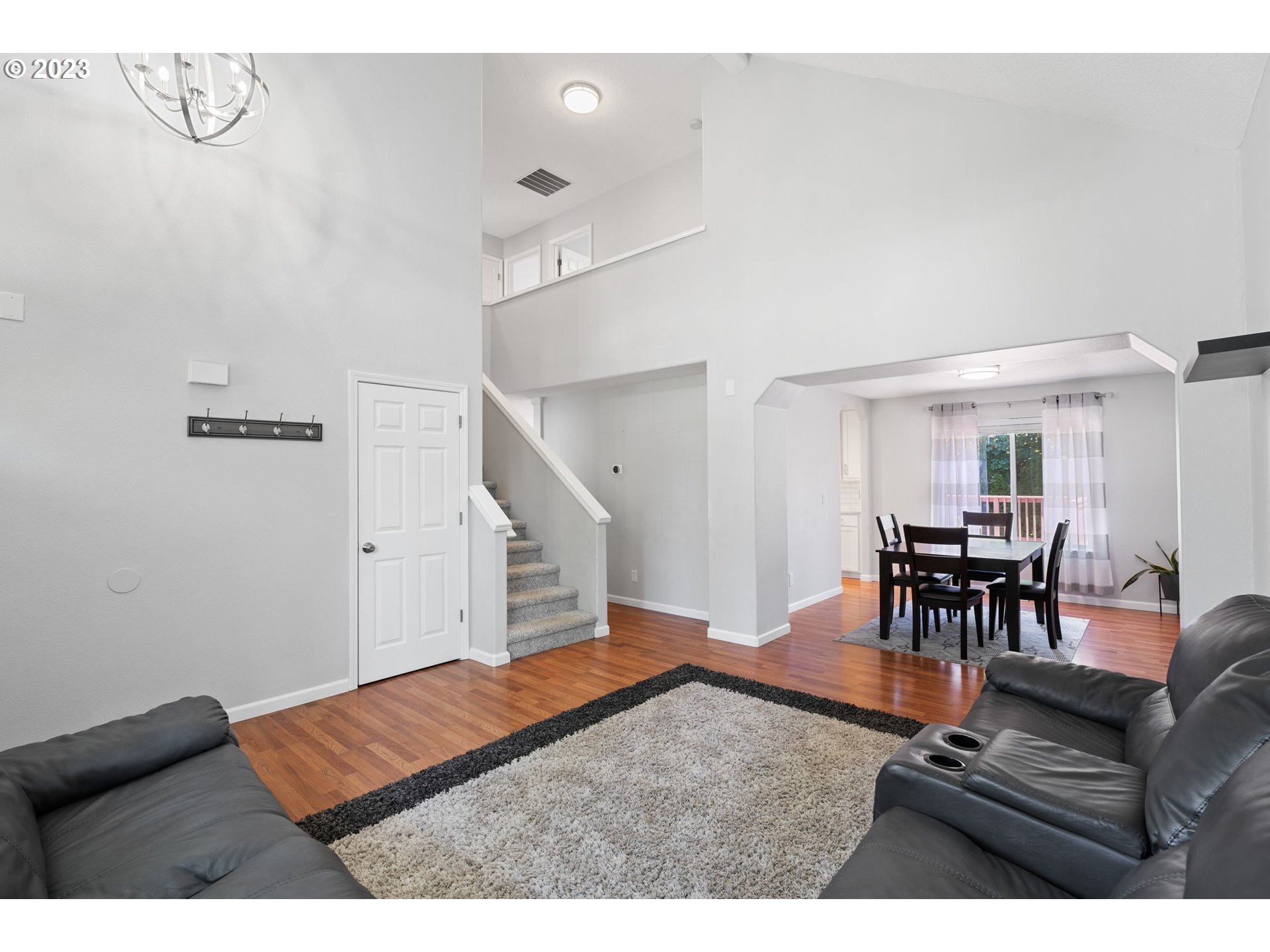 1648 Northeast Barnes Lane Gresham, OR 97030 - Photo 5 of 41