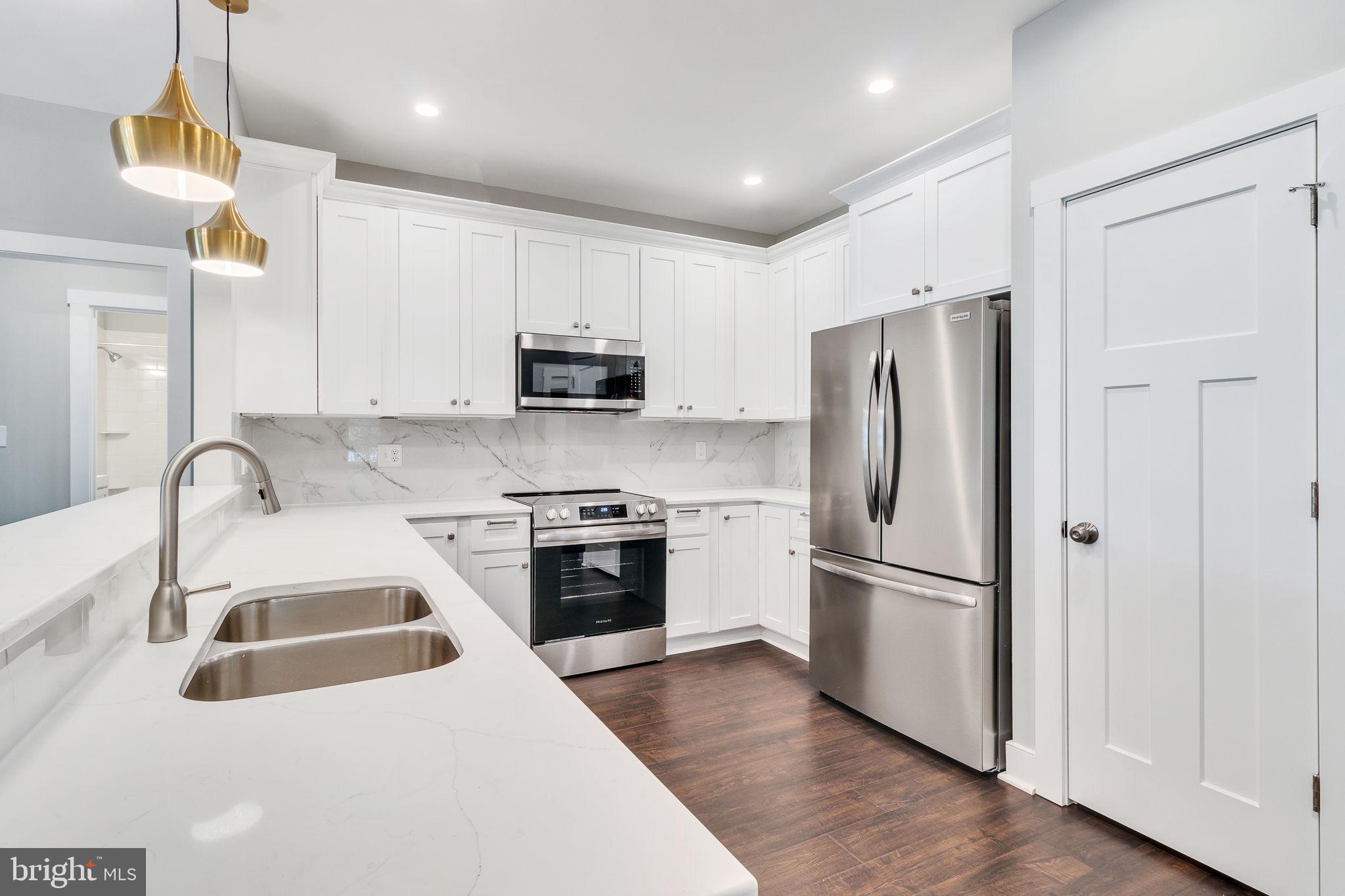 57 Waterman's Way Reedville, VA 22539 - Photo 3 of 43 Quartz countertop, under cabinet lights & recessed