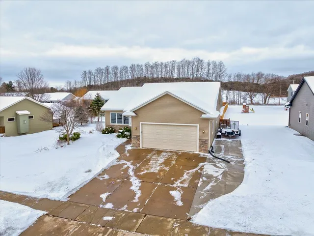 $499,900 | 705 Prairie Lane, Mazomanie, WI 53560